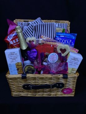 04 - MOTHERS DAY - PICNIC HAMPER DELUXE